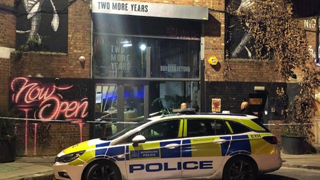 Инцидент в Лондон: Срути се полуетаж в заведение ВИДЕО