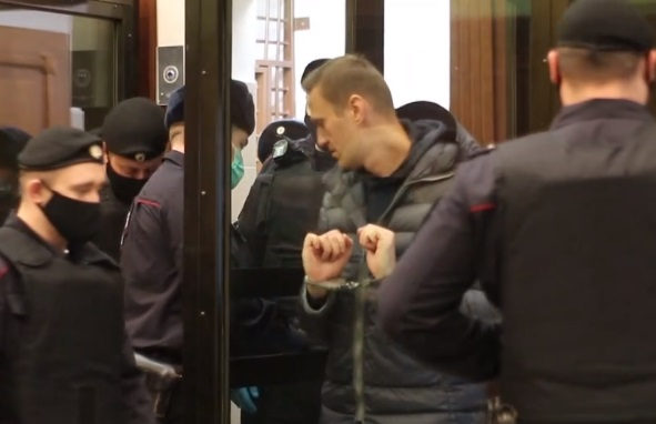 Нов процес срещу Навални заради милиони долари, може да остане в ареста 10 г. 