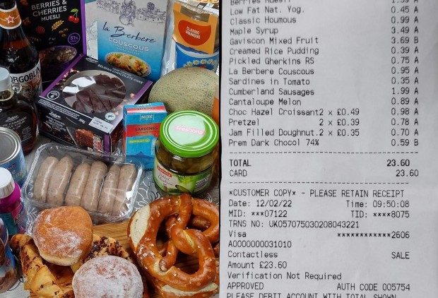 Българин показа колко много храна си е купил за £23,60 в Лидл на Острова и вбеси мрежата 