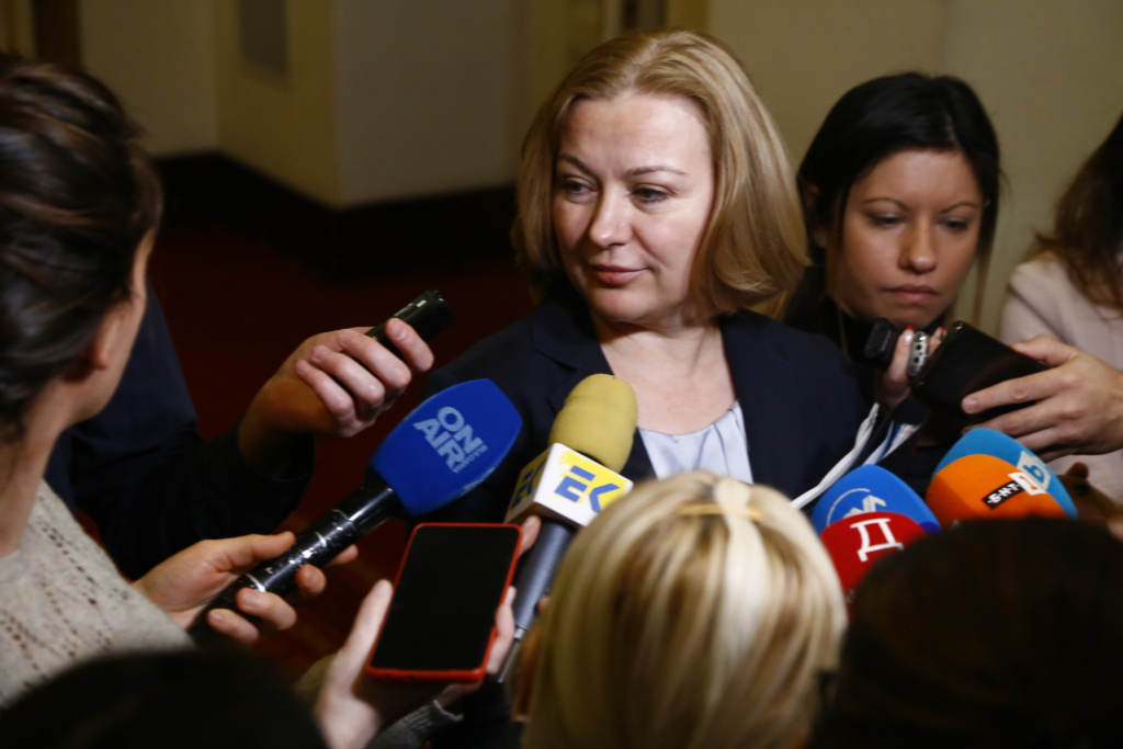Министър Йорданова проговори дали е имало теч на данни от БУЛСТАТ 