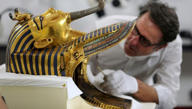 Пришълци от Космоса убили Тутанкамон с кама от извънземен метал СНИМКИ