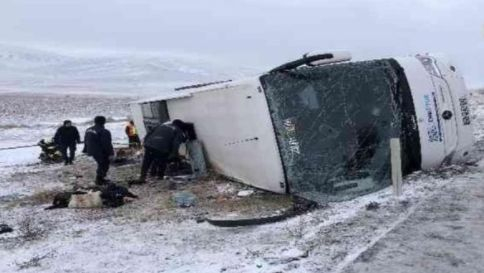 Свирепа катастрофа с автобус в Турция - има загинали и много ранени ВИДЕО/СНИМКИ