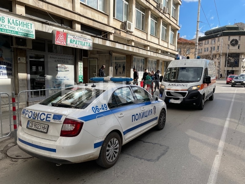 Зловещ инцидент посред бял ден в центъра на Враца СНИМКИ 