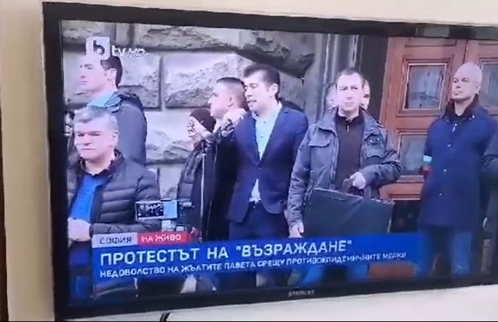 Безподобен гаф в bTV! Сашо Кадиев препсува премиера Петков в ефир ВИДЕО