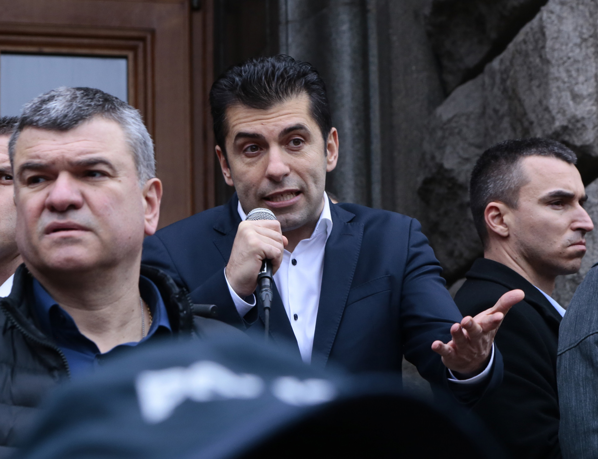 Протести, каквито България не е виждала, ще свалят кабинета „Петков“, щом се случи това ВИДЕО