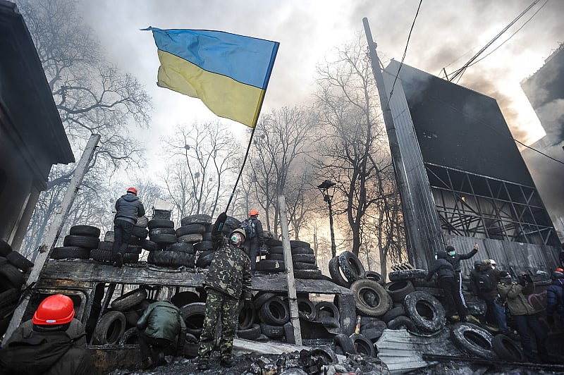 Руски войски обсадиха Чернигов, гори сградата на СБУ, кметът избяга ВИДЕО