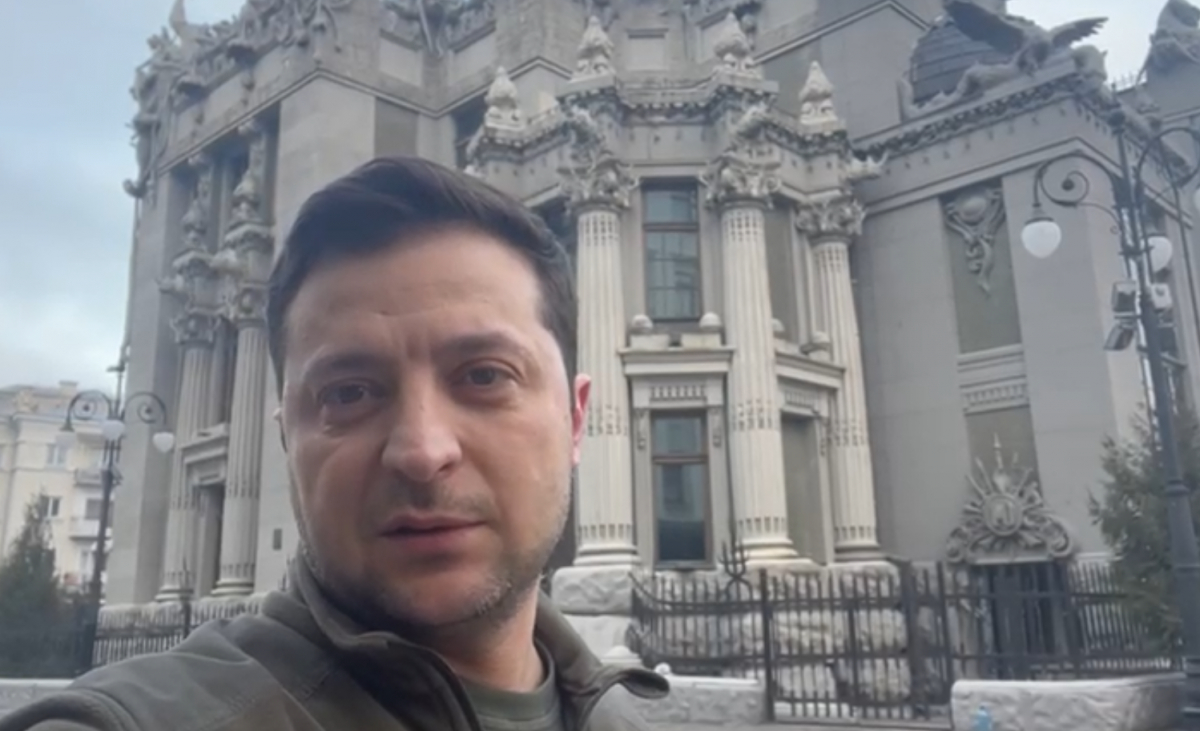 Зеленски излезе от бункера, за да даде кураж на украинците ВИДЕО 