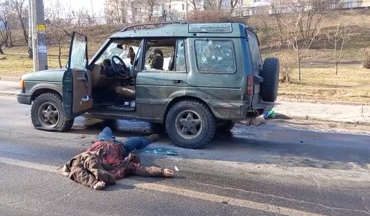 Ужасяващо ВИДЕО! Мародери, въоръжени от властите в Киев, убиха семейство с 3 малки деца в столицата