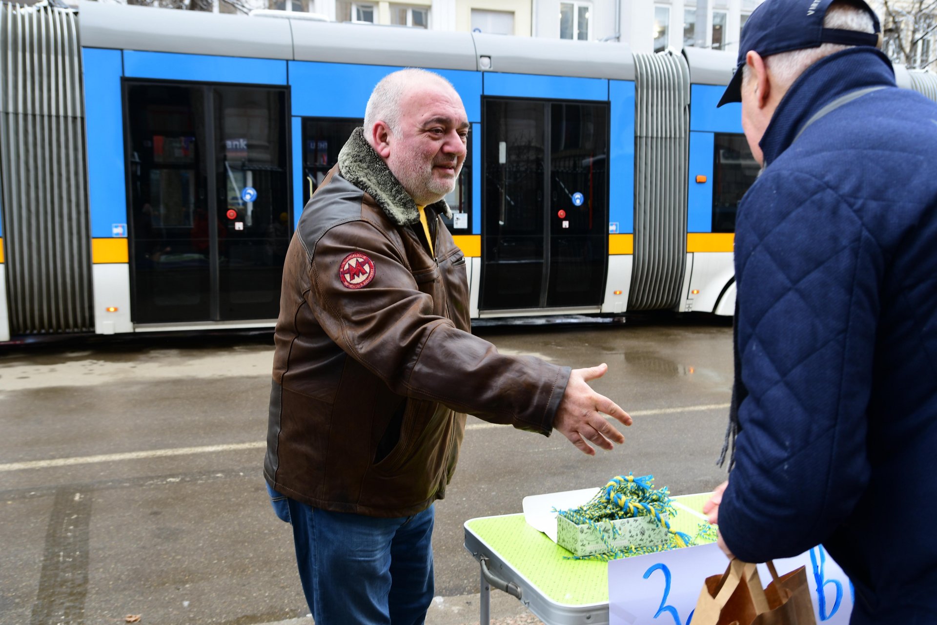 Хаджигенов и Бабикян се изгавриха и с българската мартеница в угода на... СНИМКИ 