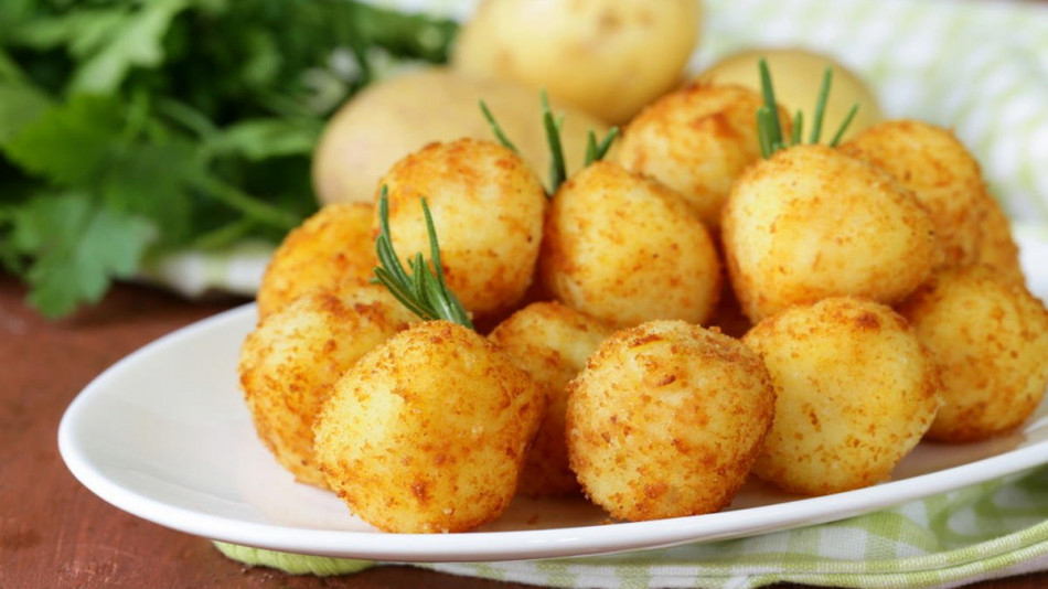 Картофени топчета с наденички - уникална вкусотия