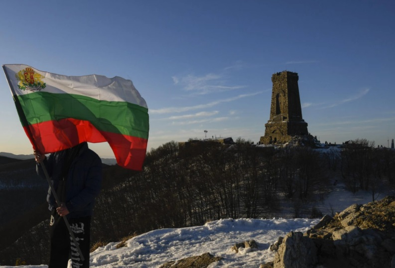 Честит празник! 144 години свободна България!