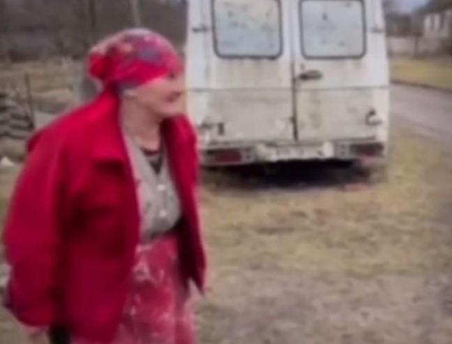 Въоръжени украински баби се включват във войната! Ще трепят руснаците с... ВИДЕО