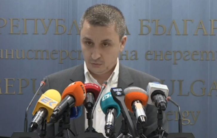Министър Николов с последни новини за цените на газа, захапа Борисов и Добрев 