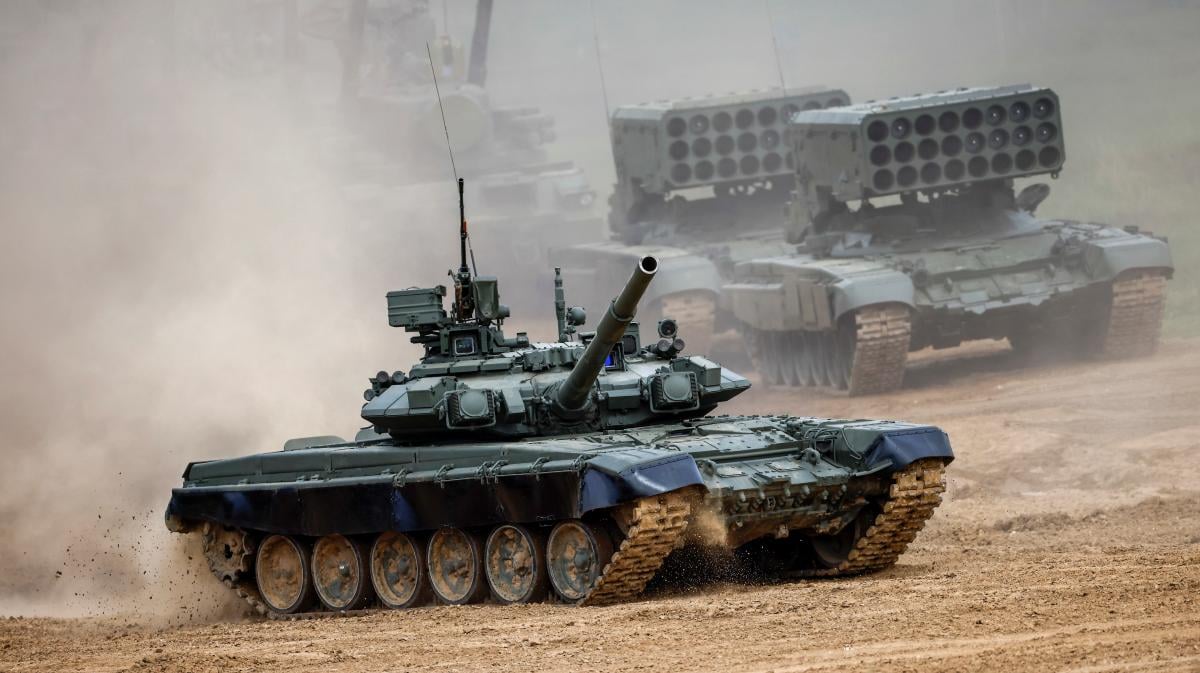 Пентагонът: Близо до Киев има огромна колона от руски войски