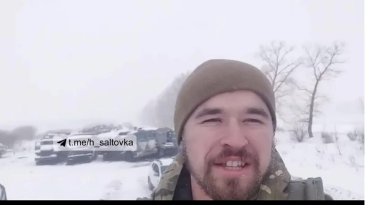  Украински войник показа унищожения конвой с руска техника край Харков ВИДЕО