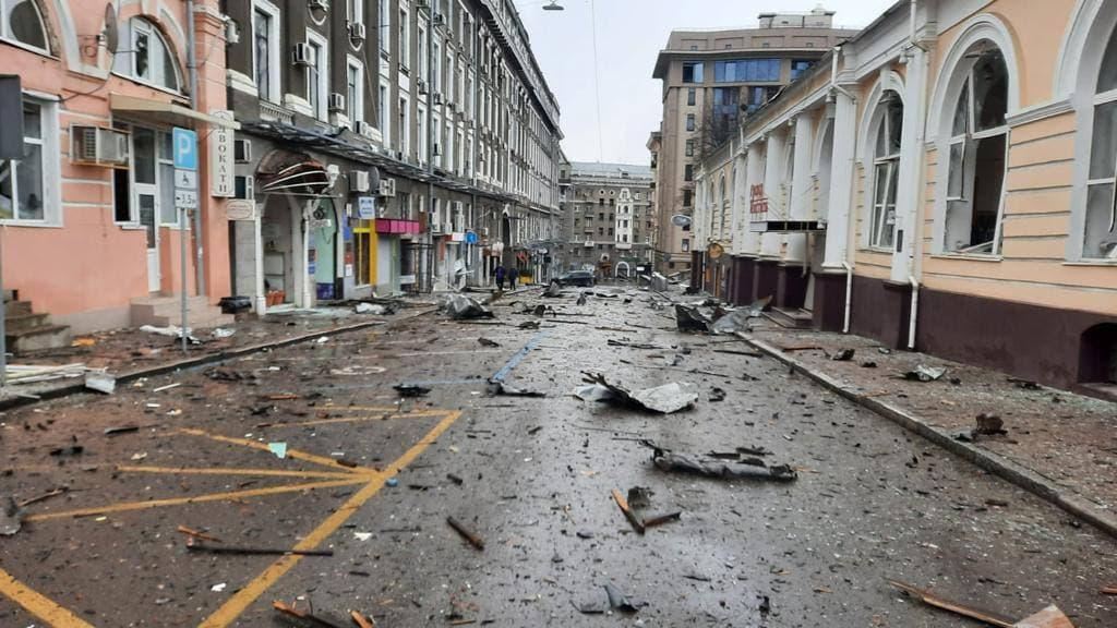 Сутрешна сводка: Руските сили нанесоха нов удар по Харков, а мощни взривове ехтят в Киев ВИДЕО