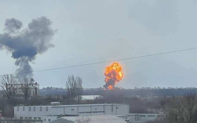 Зеленски обяви, че ракетен удар е унищожил изцяло ключово украинско летище и нападна остро Запада ВИДЕО