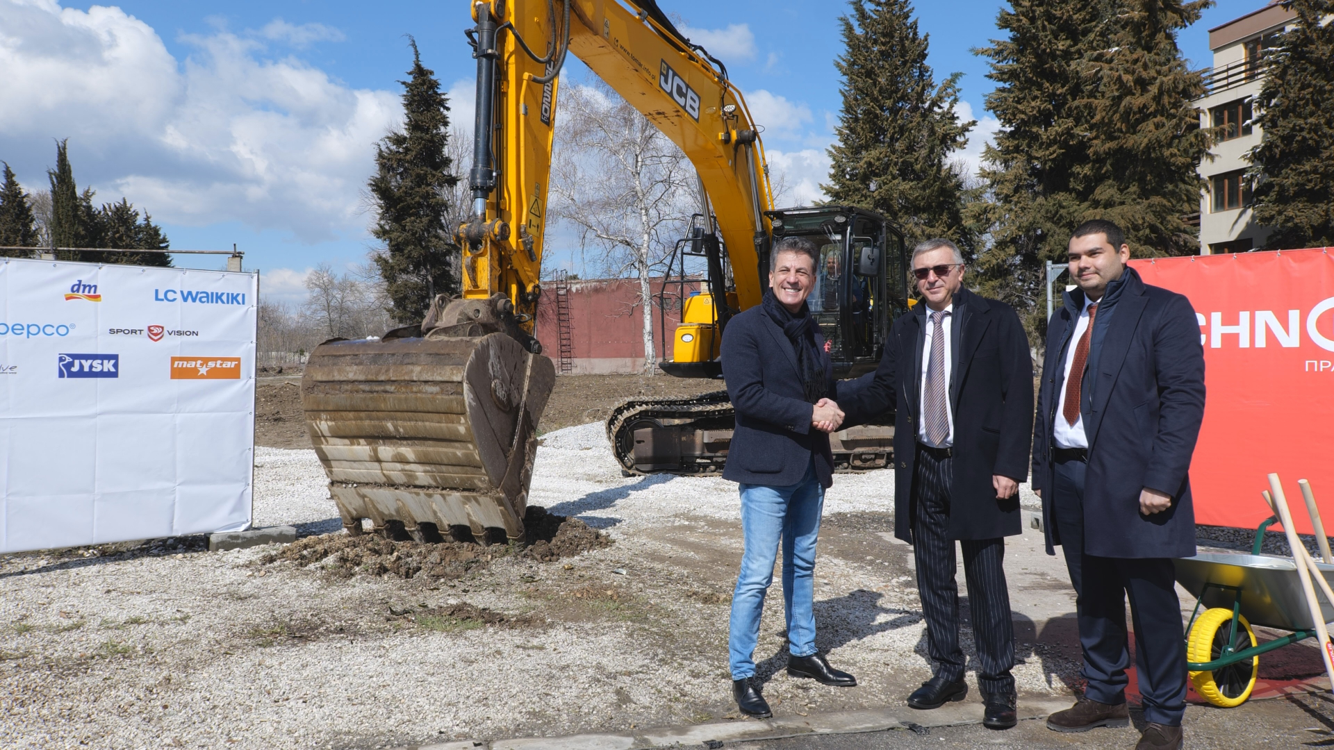 Нов търговски парк между „Технополис“ и „Практикер“ в Пазарджик с над 15 магазина