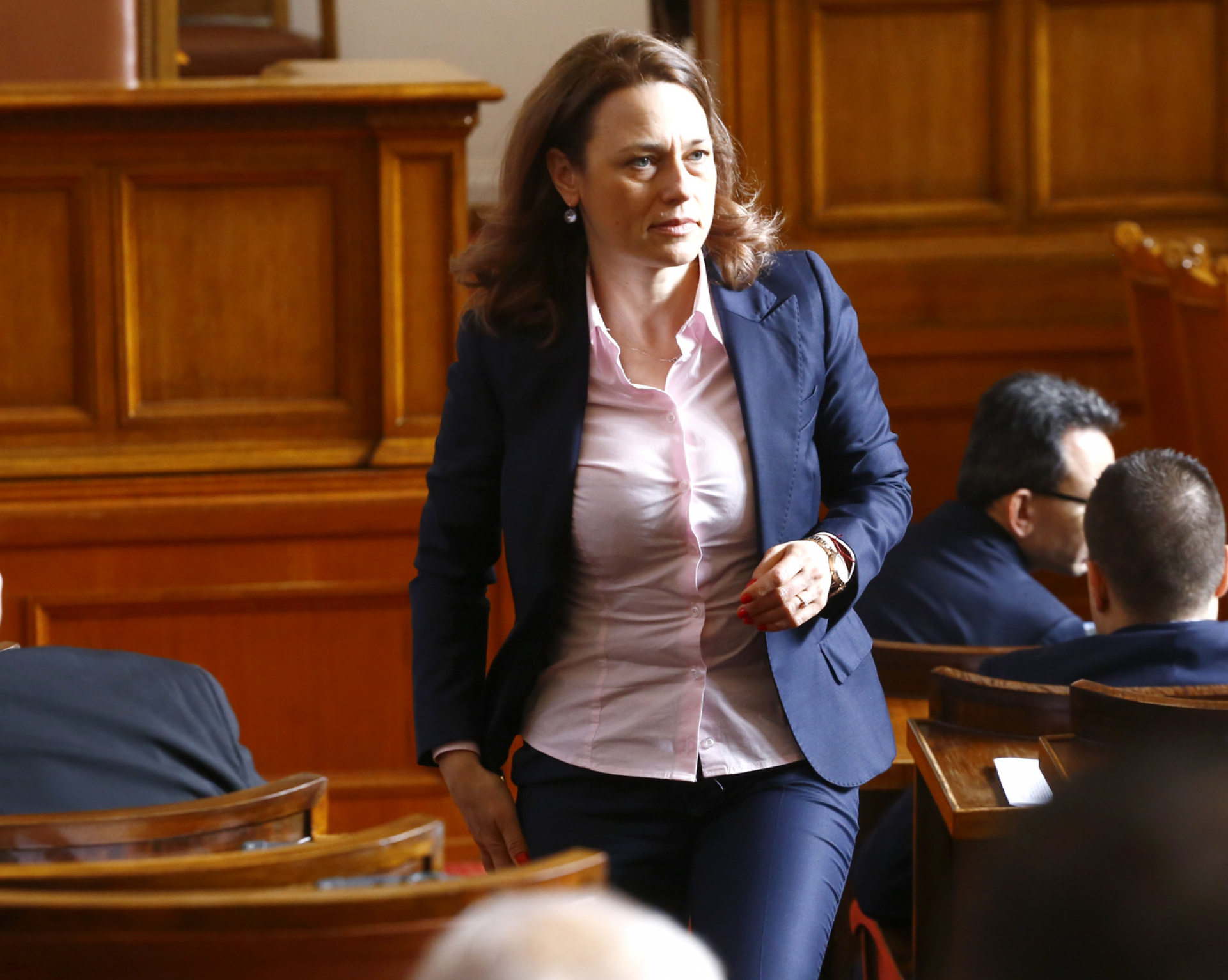 Ива Митева с мощен удар по парламента 