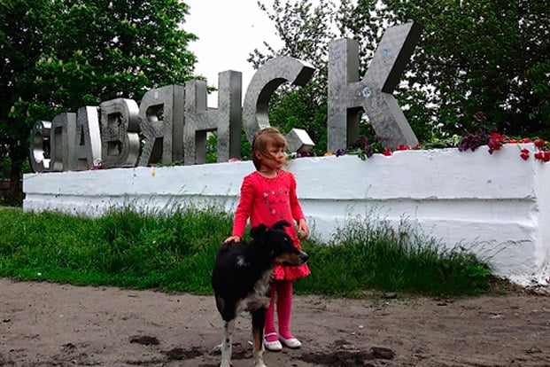 Потресаващо: Украинските войски държат 17 деца като заложници в Славянск