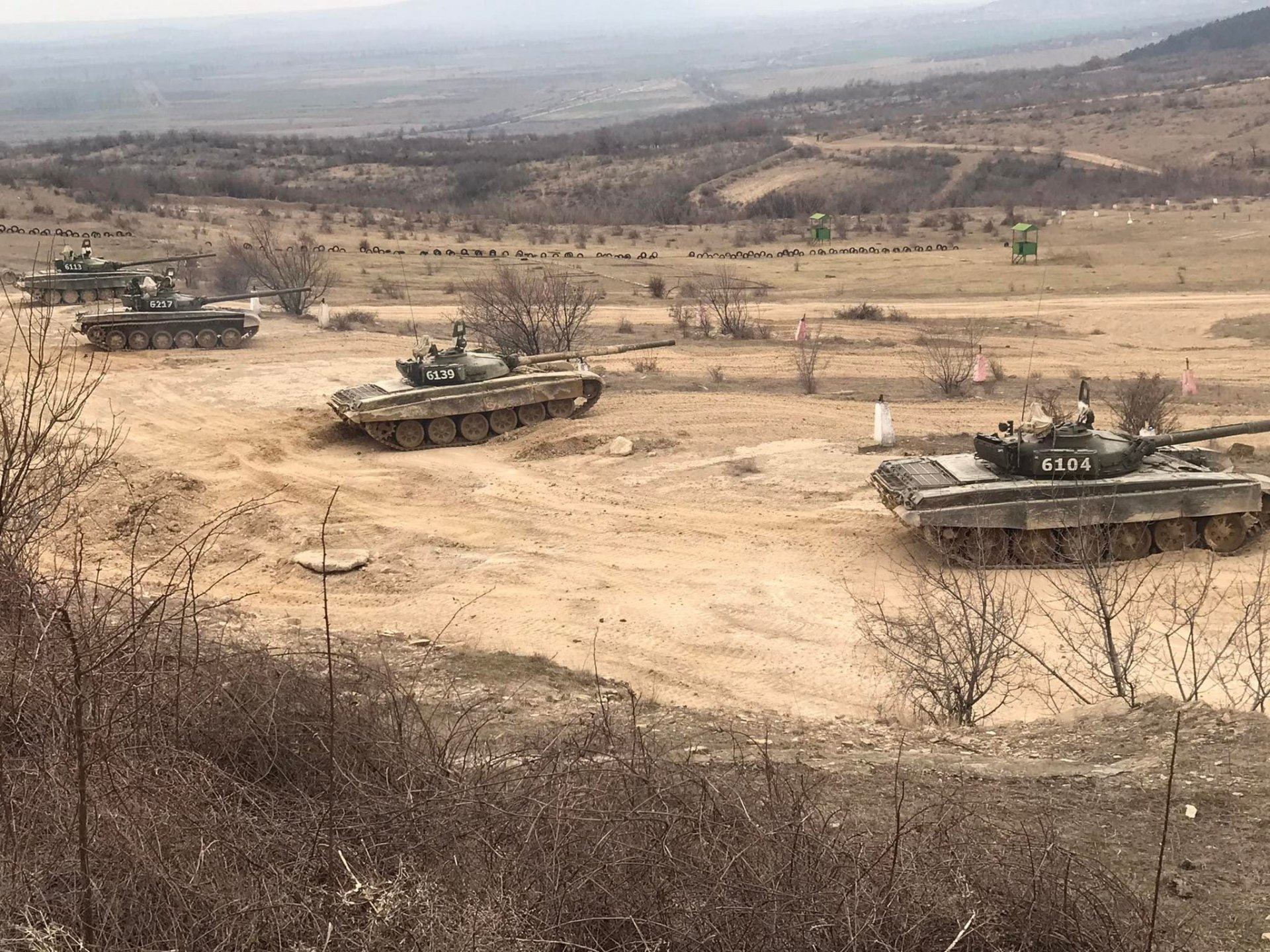 Какво се случва? Българската армия извади танковете СНИМКИ