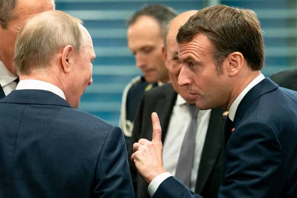 Владимир Путин запозна Макрон с военните престъпления на режима в Киев