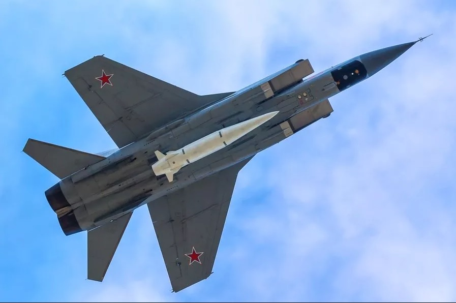 За първи път в световната военна история руска хиперзвукова ракета "Кинжал" порази бойна цел в Украйна ВИДЕО