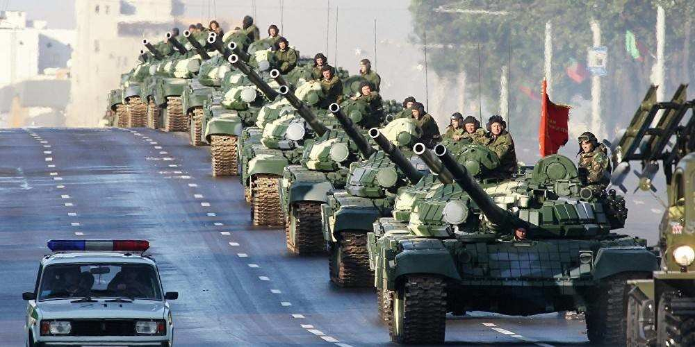 Нещо ще става - огромна военна колона с нов тактически знак се движи в Беларус към границата с Украйна 