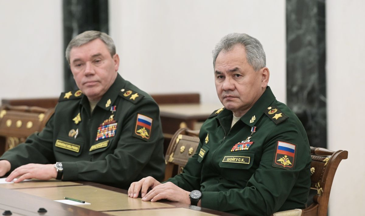 Какво става? Руският военен министър и шефът на Генщаба изчезнаха