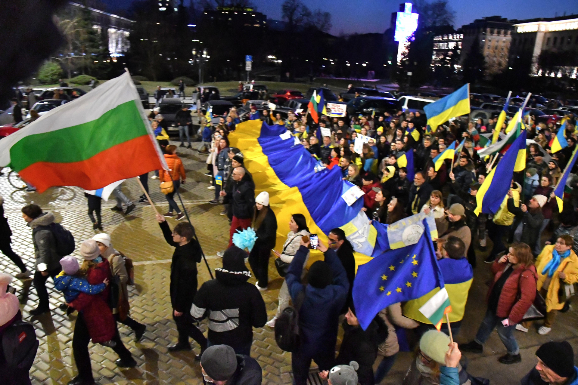 Костадинов с нова тревога за България: На шествието за Украйна  имаше терористична организация, ето коя!