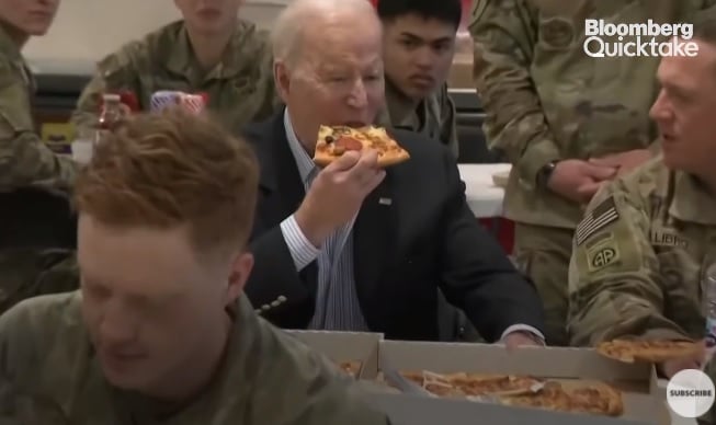 Байдън похапна пица с американски войници в Полша ВИДЕО