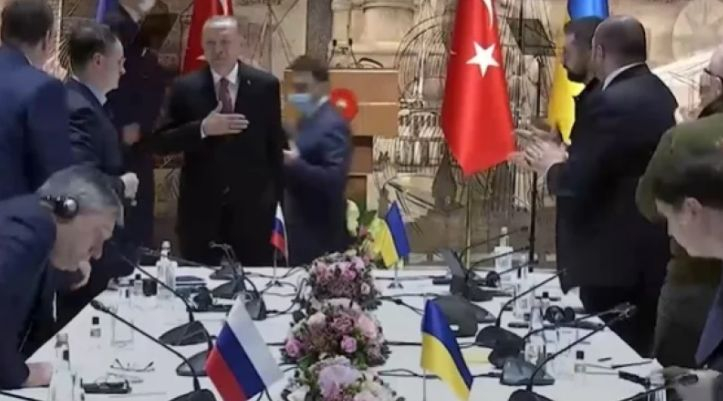 Обрат след преговорите в Истанбул: Огромна промяна в намеренията на Русия!