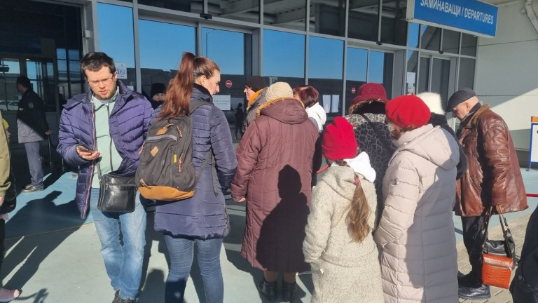 Сагата с регистрациите на украински бежанци у нас няма край