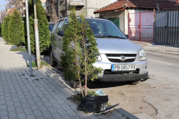 Ето как се оправда келешът, помлял 8 коли със скъпия си Мерцедес в Пловдив ВИДЕО
