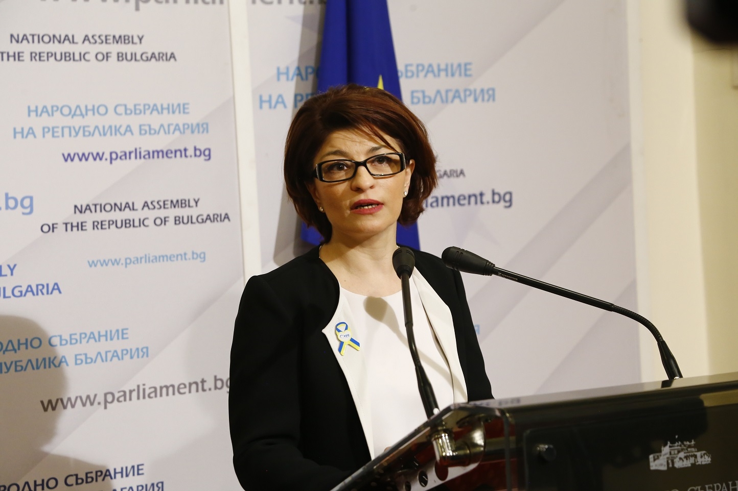 Лена Бориславова тропа с краче на коалиционните партньори, но ето какво я посъветва Деси Атанасова