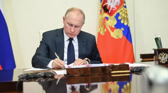 Путин с извънреден декрет! Ето от коя дата за газ ще се плаща само в рубли или доставките спират ВИДЕО