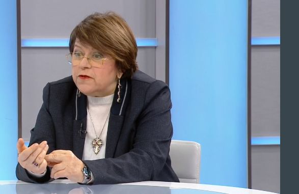 Татяна Дончева: Всяка коза за свой крак, а Кирил Петков и трите грации...