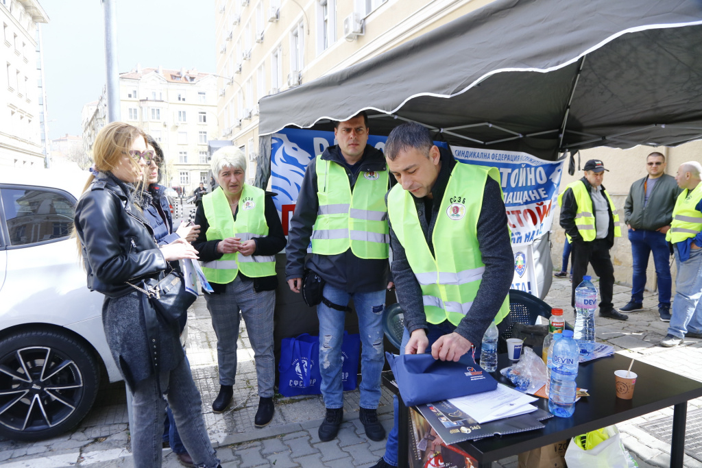 Фоторепортаж в БЛИЦ: Директно от протеста на МВР