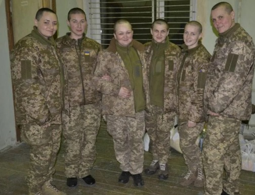 Украински военнослужещи се оплакаха от секс тормоз и унижения докато са били в плен 18+