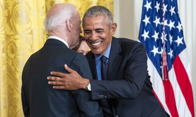 Обама се върна в Белия дом и отбеляза голяма промяна, която шашна Байдън