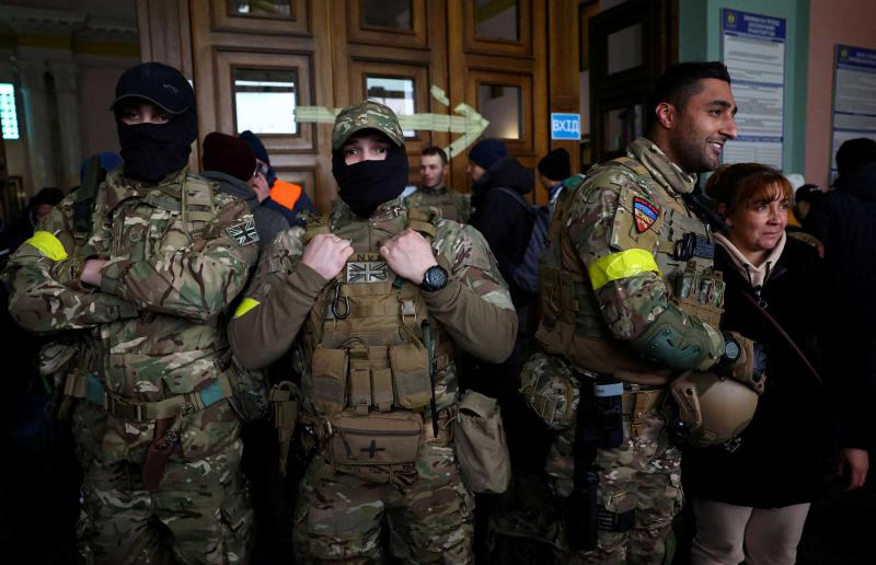 Френски репортер с разкрития за чуждестранните военни групи в Украйна ВИДЕО