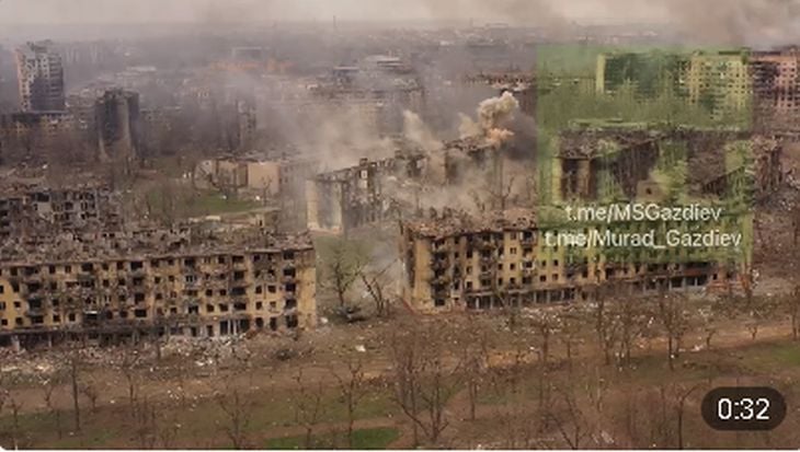 ВИДЕО от войната: Танк на ДНР унищожава снайперисти и картечари в Мариупол ВИДЕО