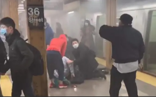 Българка проговори за ада в метрото в Ню Йорк с куп ранени
