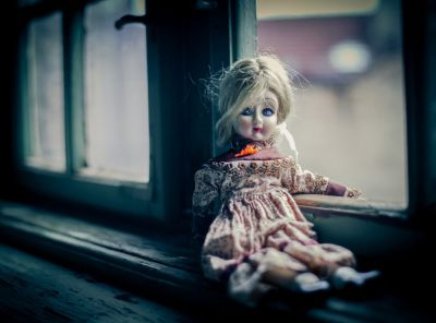 Зловещо! Айша получи кукла от баба си, но...