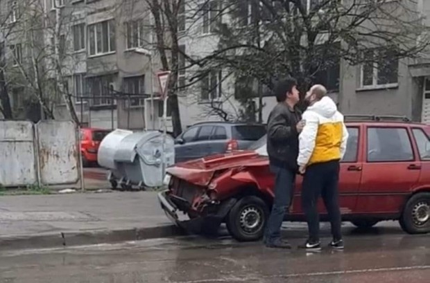 Шофьори си скочиха на бой след меле в "Люлин" СНИМКА 