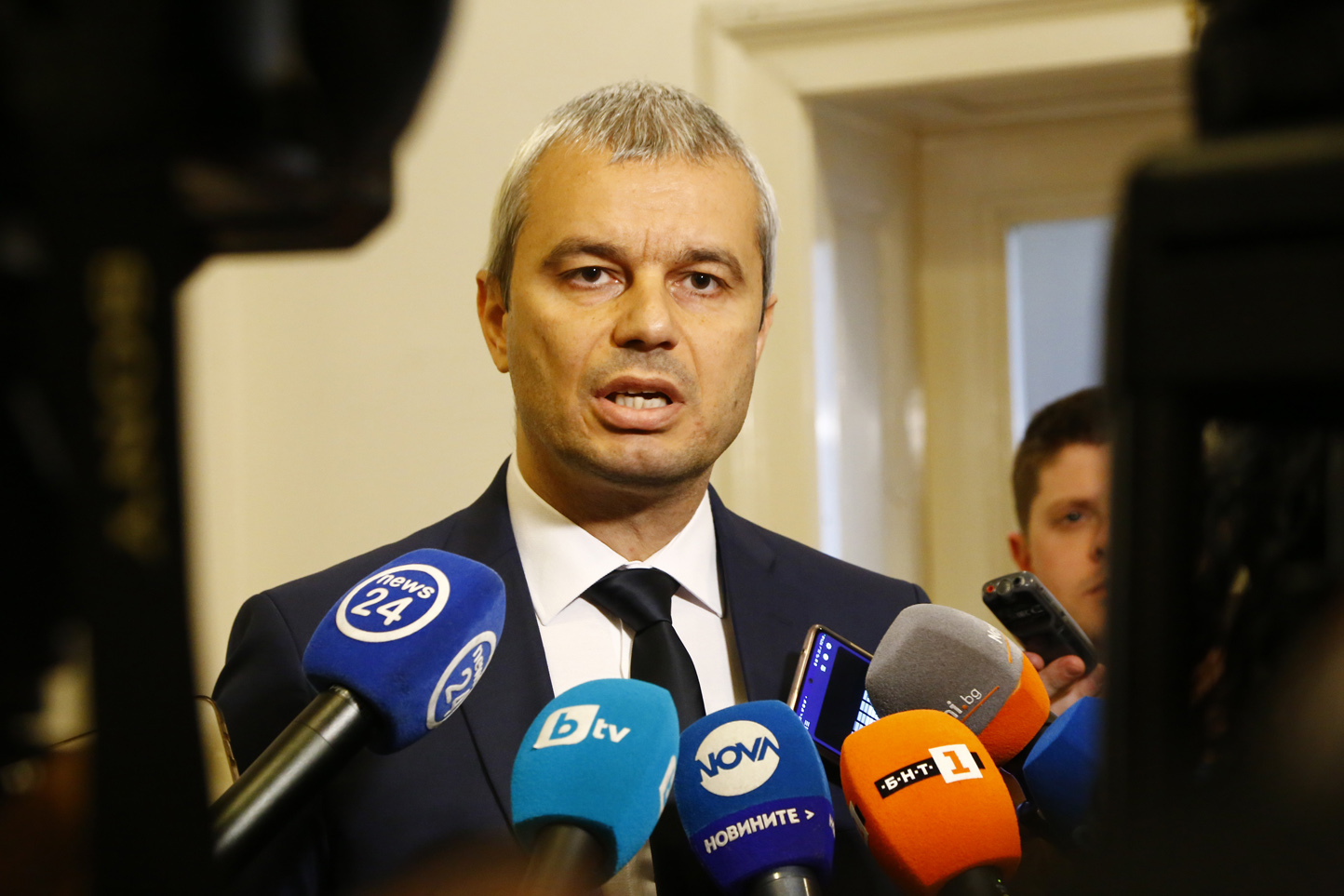 Костадинов хвърли бомба: След няколко месеца ще управляваме страната заради...