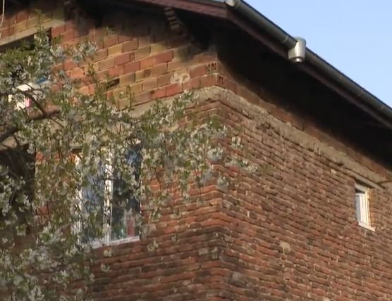 Невиждана трагедия навръх Великден в Петърч! Мъж се барикадира в къщата си в Петърч и последва най-лошото СНИМКИ