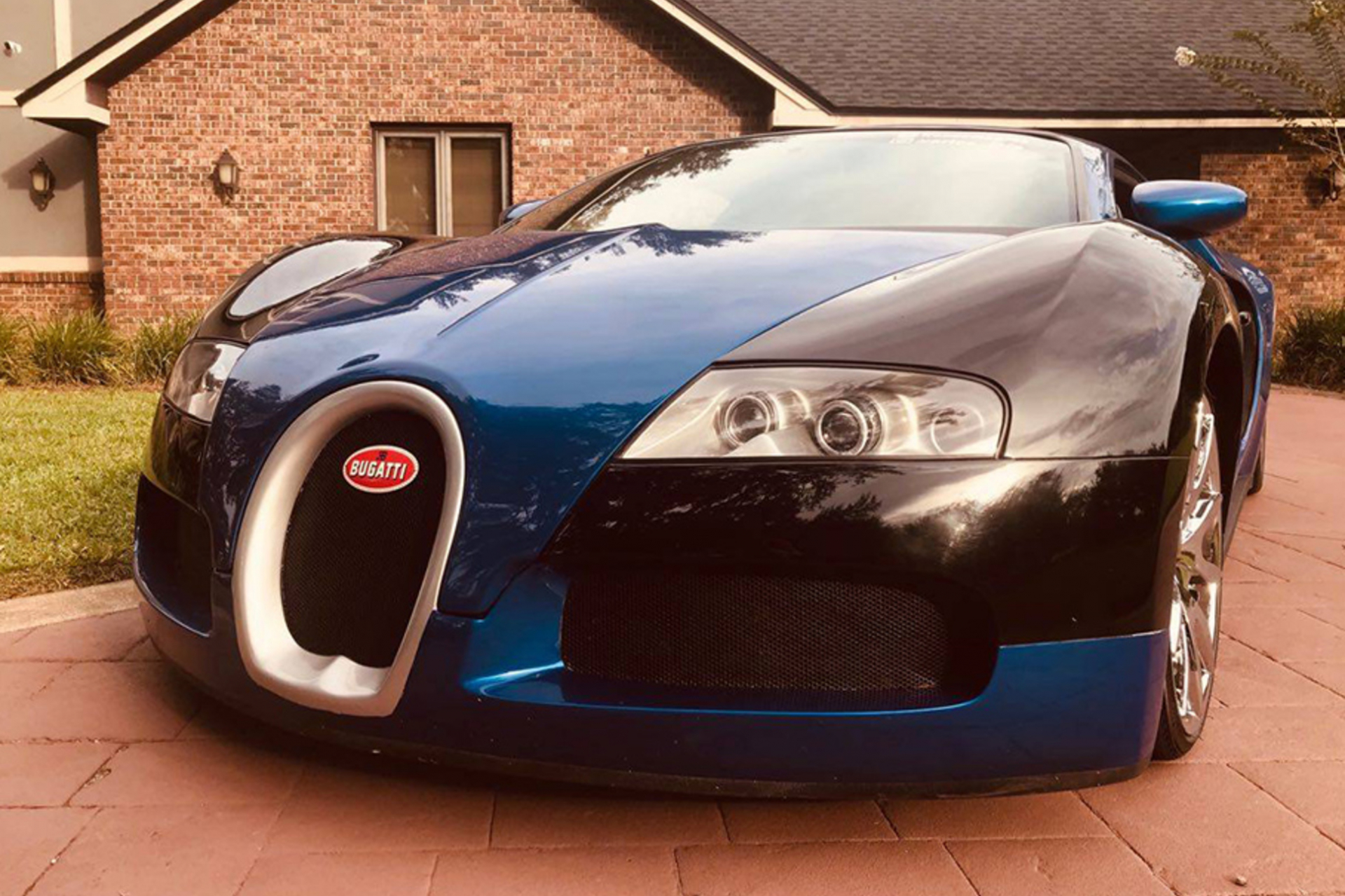 Българин си купи едно от най-скъпите и редки Bugatti-та в света СНИМКА