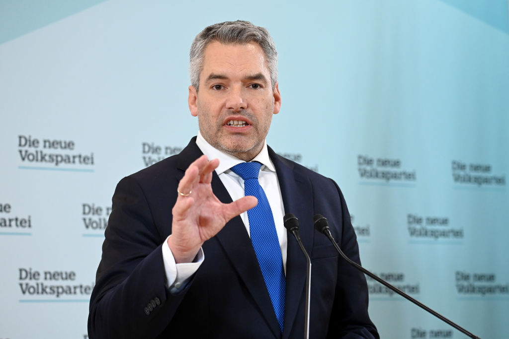 Австрийският канцлер непреклонен: Не мисля, че можем да говорим за разширяване на Шенген