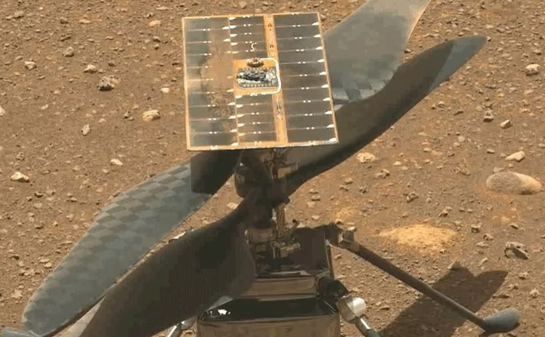 НАСА засне нещо странно на Марс СНИМКИ